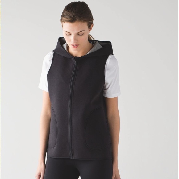 Lululemon Insculpt Vest Gray Hooded Reversible, size 10 - Picture 3 of 9
